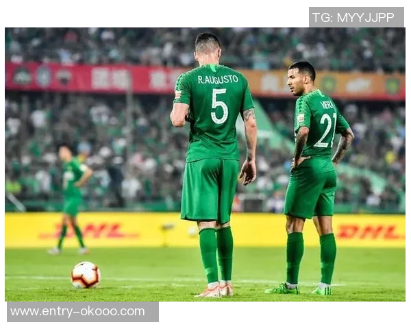 克桑西与阿里斯的精彩对决揭示了足球战术的深度与魅力