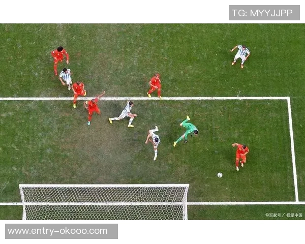 博德与桑德的激烈对决揭示足球战术与团队协作的重要性 博德与桑德的激烈对决揭示足球战术与团队协作的重要性